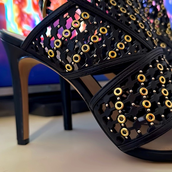 Vince Camuto pumps - Picture 3 of 3